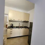 Manu *